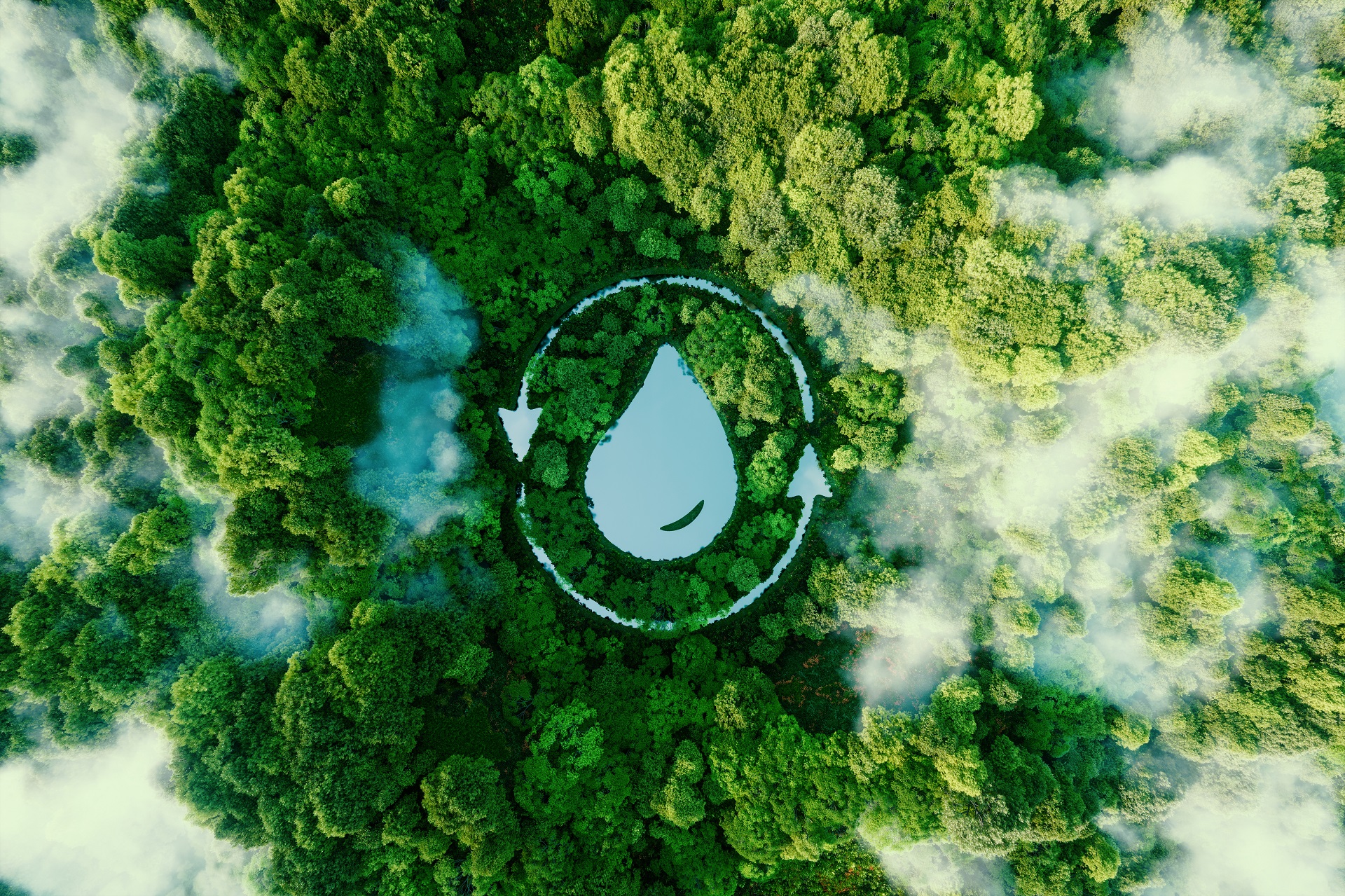 Ein See in Form eines Tropfens in einem Wald