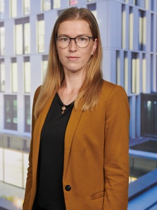 Portrait von Julia Sümnick 